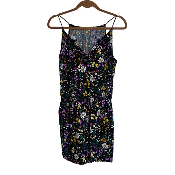 5/$25 Old Navy Women’s Medium Floral Print Spaghetti Strap Romper Cottagecore - Picture 1 of 9
